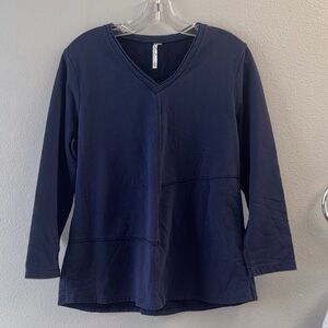 Lulu B navy Blue V-Neck Long Sleeve Top-SZ L
